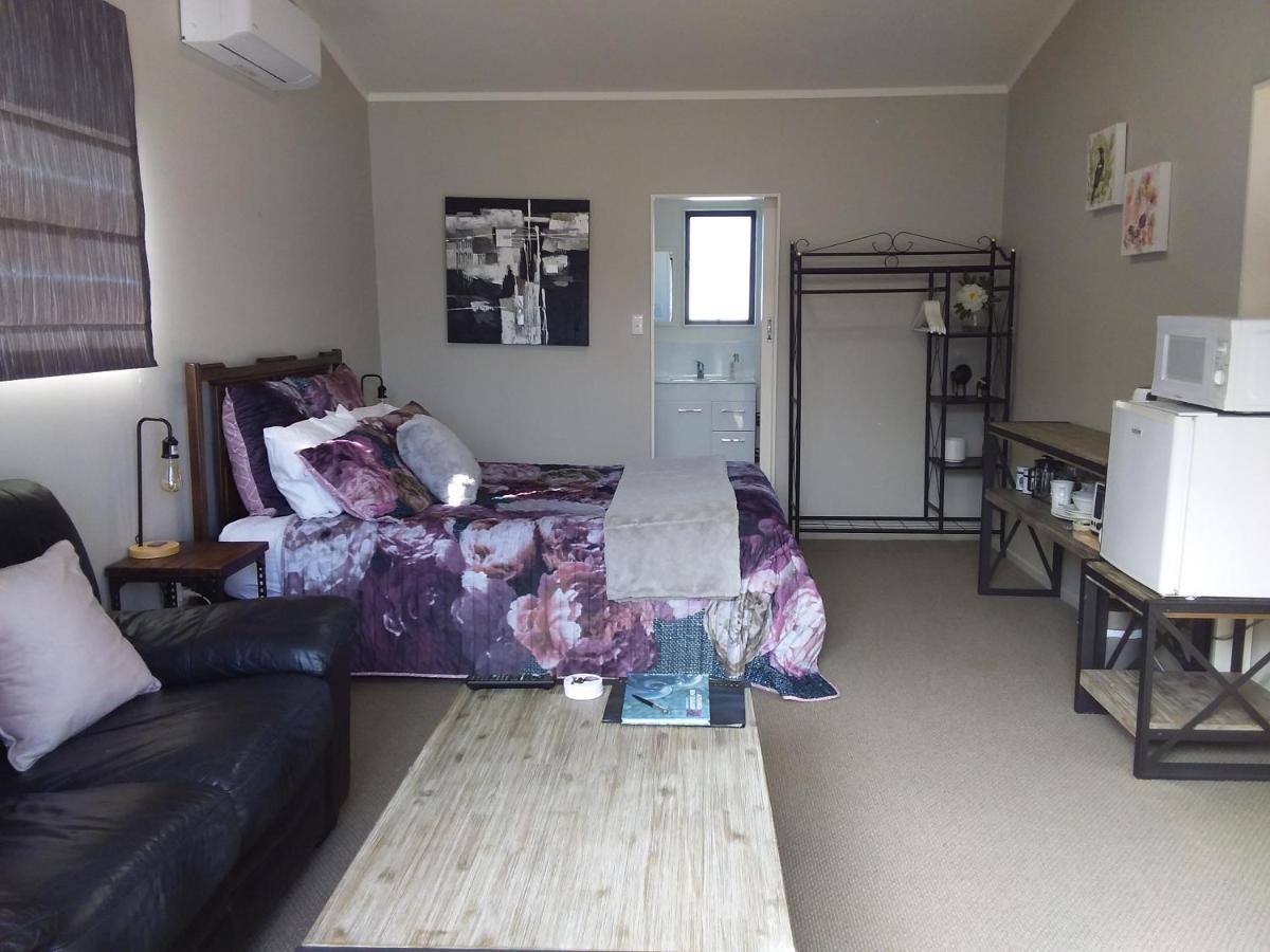 Chris And Dave'S B & B โอโตโรฮังกา ภายนอก รูปภาพ